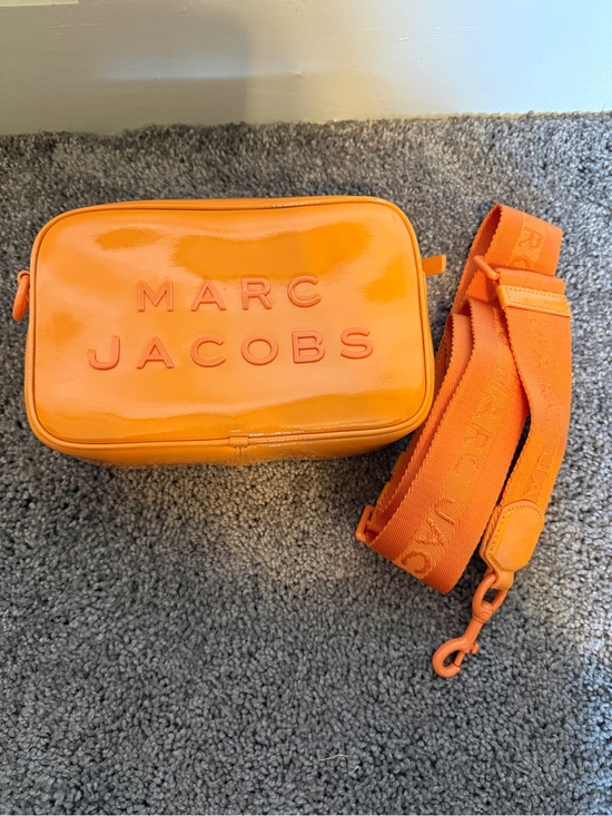 Marc Jacobs Handbags - Marc Jacobs Crossbody